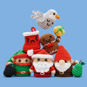 88SWX-88SWONoTree-Bundle-BP12-WEB.jpg Badtz-maru™ Crochet Kit